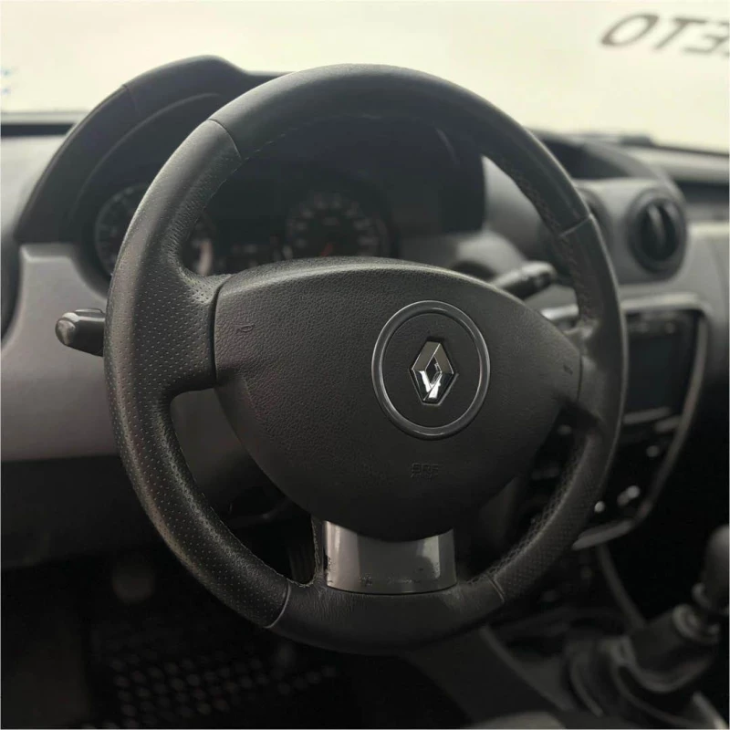 Foto 10: RENAULT DUSTER 20 D 4X2 2014