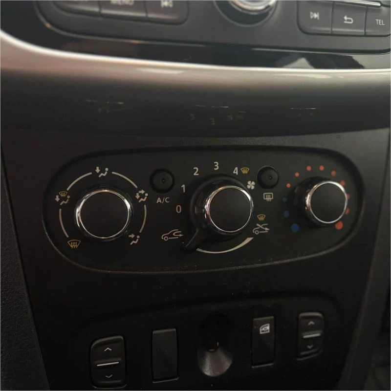 Foto 12: RENAULT SANDERO ST16 SCE 2018