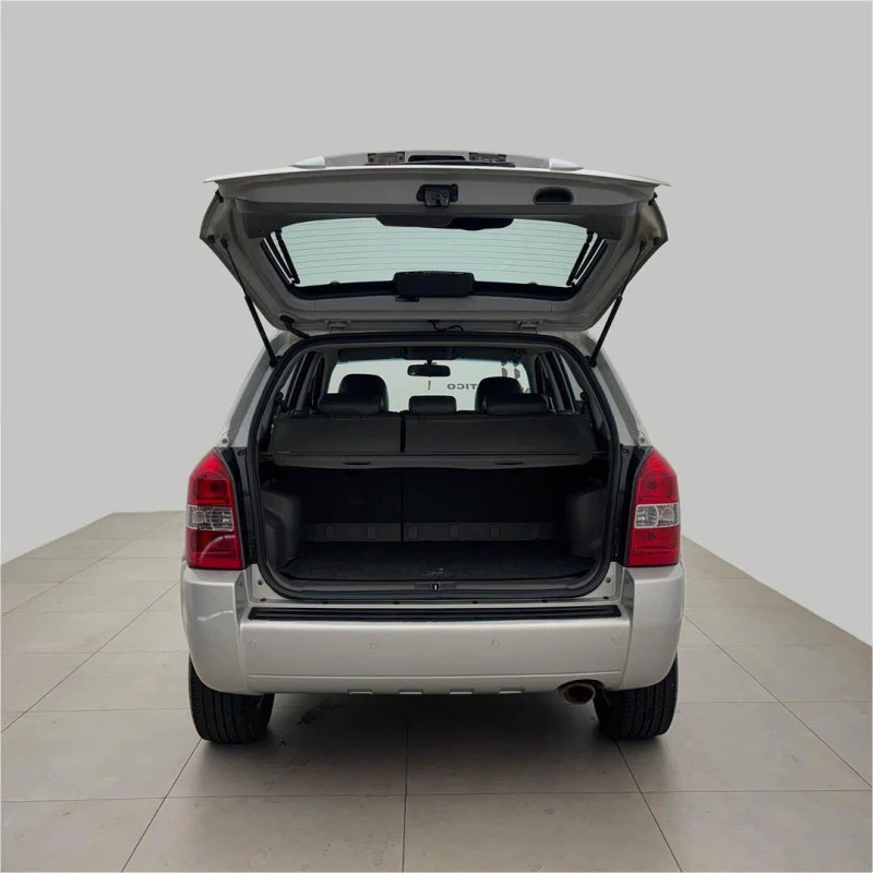 Foto 8: HYUNDAI TUCSON GLSB 2011