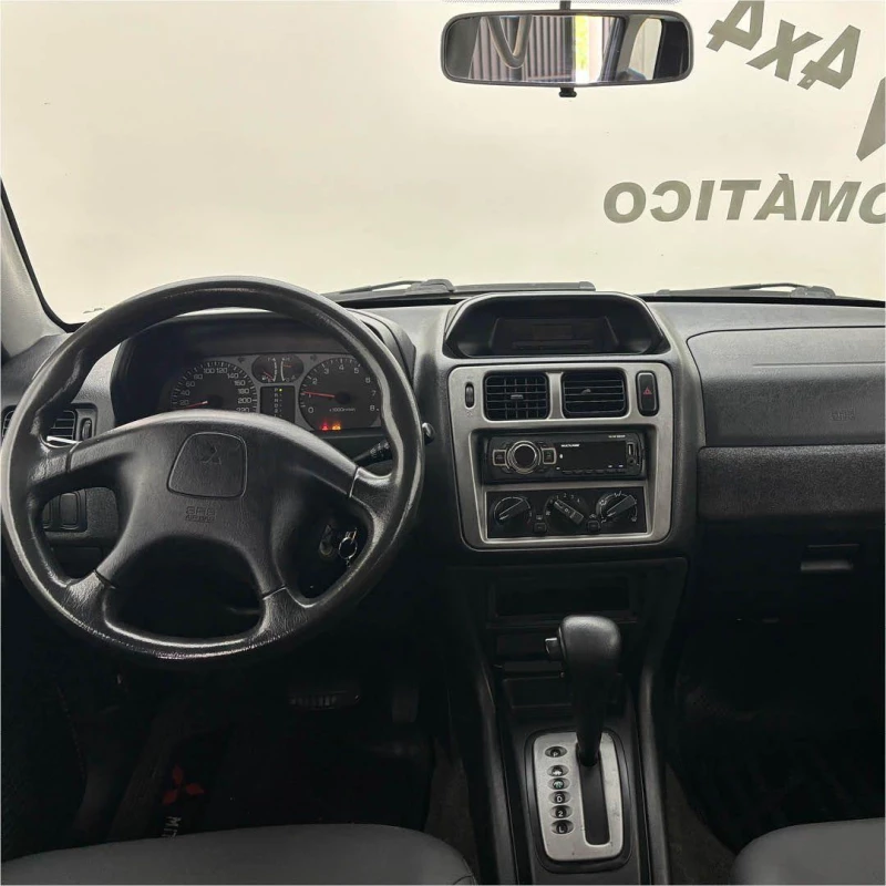 Foto 10: MITSUBISHI PAJERO IO 2001