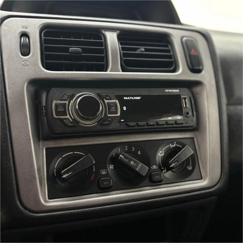 Foto 10: MITSUBISHI PAJERO IO 2001