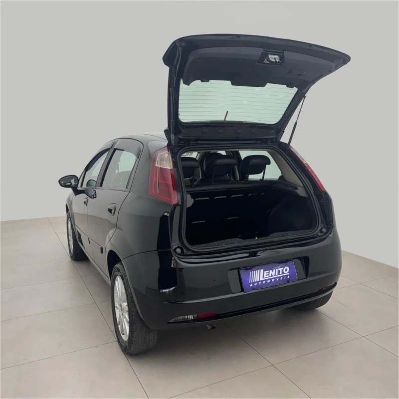 Foto 8: FIAT PUNTO ATTRACTIVE 2012