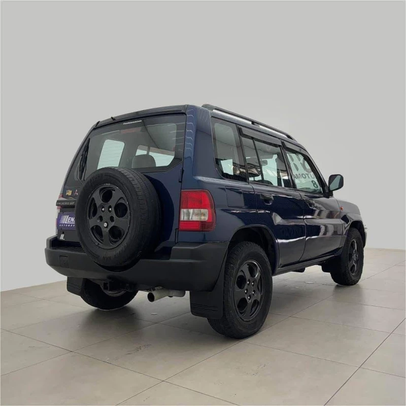 Foto 5: MITSUBISHI PAJERO IO 2001