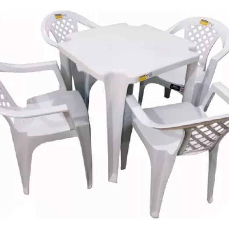 Mesa com 4 Cadeiras Tramontina.
