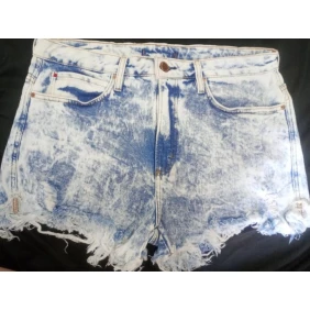 Foto Temos várias bermudas jeans estilosos,;!))