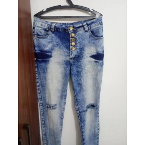 Foto Linda calça jeans chique com lycra luxo