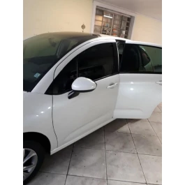 Limpeza de bancos de carros Elimine sugeiiras de seu veiculo 