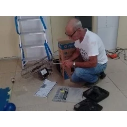 Foto  ventiladores parede instalação  manutenção reparos consertos para melhor bem estar do ambiente com uma temperatura confortavel 