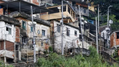 Foto: Quase 20% da população de favelas vivem em vias onde não passam carros