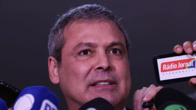 Foto: Líder do PT considera escandalosa decisão de votar PL da dosimetria