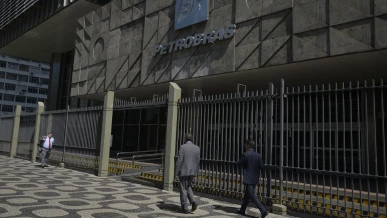 Foto: Petroleiros aprovam greve nacional a partir de segunda-feira