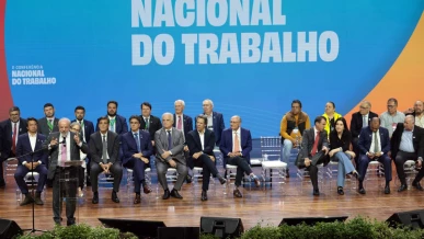 Foto: Fim do 6x1: Lula propõe negociação entre patrões, empregados e governo