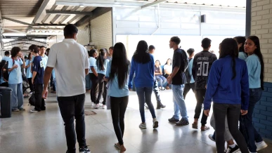 Foto: Pé-de-Meia: MEC paga incentivo para nascidos em novembro e dezembro