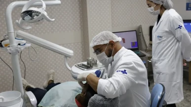 Foto: SUS: mulheres vítimas de violência terão acesso a reconstrução dental