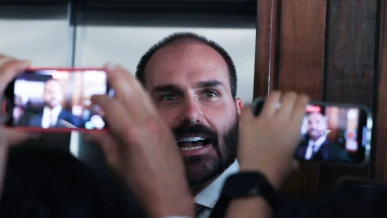 Foto: Moraes marca depoimento de Eduardo Bolsonaro em processo no STF