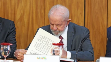 Foto: Lula veta lei que reconhece estágio como experiência profissional