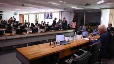 Foto: Pedido de vista adia votação de autonomia financeira do Banco Central