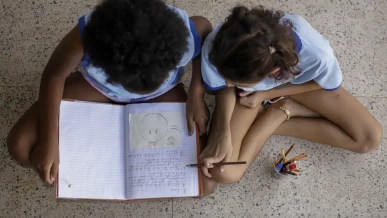 Foto: Metade dos estudantes não vê debate antirracista na escola, diz estudo