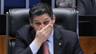 Foto: Alcolumbre mantém silêncio sobre 6x1 e oposição tenta preservar escala