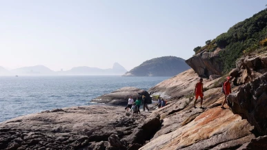 Foto: Trilha nas Ilhas Cagarras exige preparo e oferece vista única do Rio