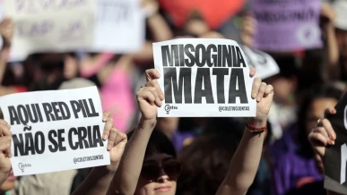 Foto: Em 2025, 16 mulheres foram vítimas de crimes virtuais por dia no RJ