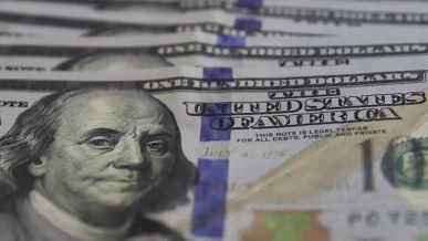 Foto: Dólar supera R$ 5,20, e bolsa cai com expectativa por juros nos EUA