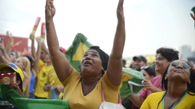 Foto: PM reforça a segurança em pontos de concentração de torcedores no Rio