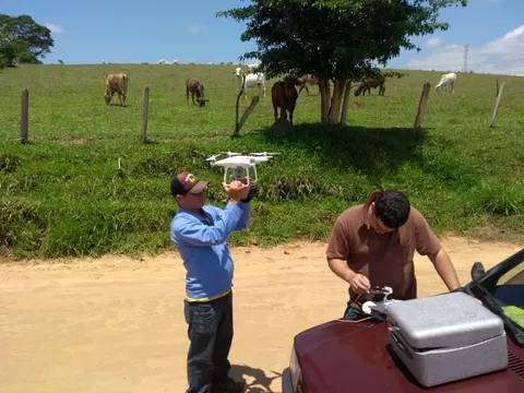 Topografia com drone em ação