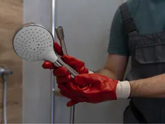 Chuveiros e Ducha eletrica Instalação, Manutenção para proporcionar um banho gostos e seguro de risco de choque eletrico na hora de relaxar