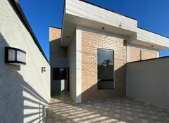 Bela casa recém construída na Esplanada Independência