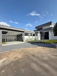 Casa Térrea de Alto Padrão à Venda no Condomínio Recanto Tropical – Taubaté SP