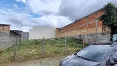 Terreno inteiro de 300 metros no bairro do Residencial Estoril