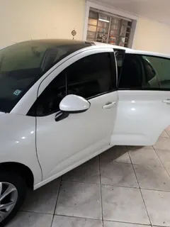 Limpeza de bancos de carros Elimine sugeiiras de seu veiculo