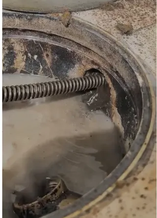 Desentupimento de caixa de gordura 