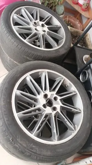 Rodas aro 18 quatro furos