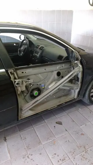 LR Automotive, foto 2