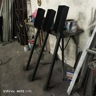 Móveis industriais.