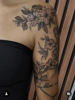 Tati Laukaz Especialista em Tatuagens Femininas desde 2009, foto 6