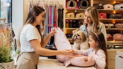 Moda pet em Guarujá: dúvidas comuns de quem vai comprar