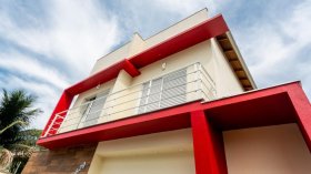 Foto: Arquitetura desafiadora em Caraguatatuba